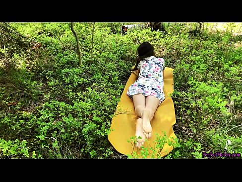❤️ 陌生人在Tinder上自慰我的阴部,并在树林里热情地做爱 ❤ Hard porn❤