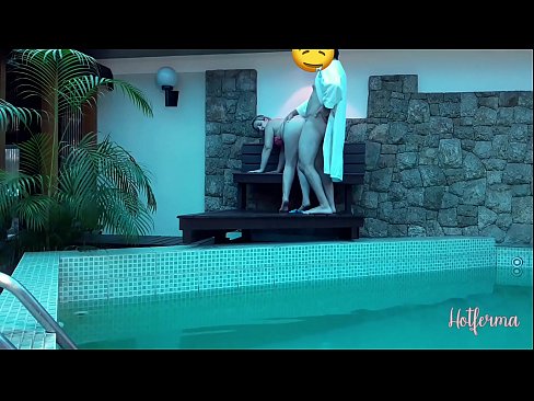 ❤️ 老板邀请女佣去泳池,却忍不住要来个热辣的 ❤ Hard porn❤